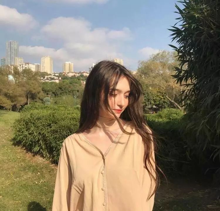 最新美女頭像魅力與流行趨勢揭秘